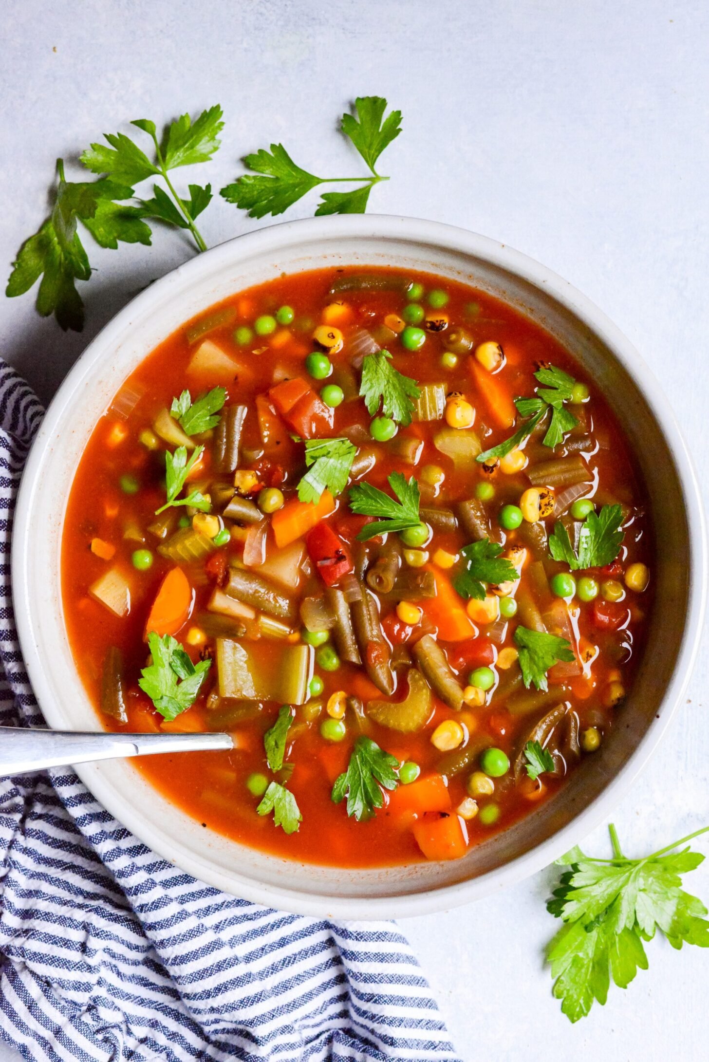Easy Slow Cooker Vegetable Soup: Healthy & Hearty Family Meal